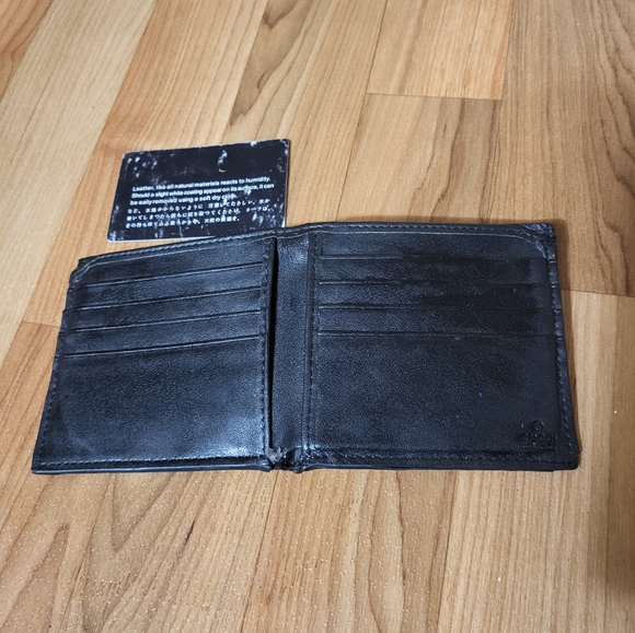 Authentic Gucci signature wallet - Picture 4 of 14